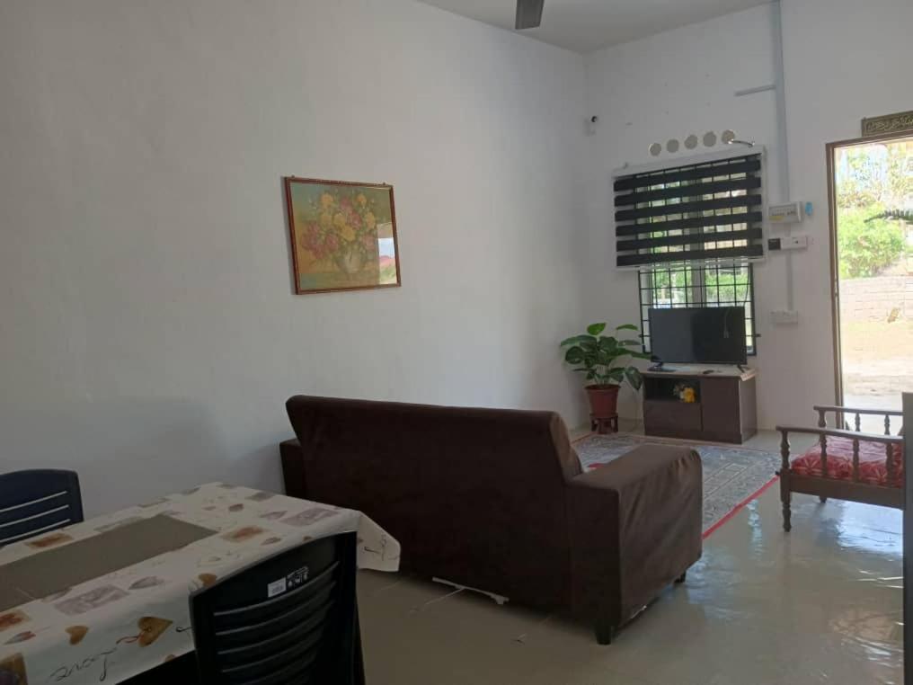 Homestay Lembah Tambunan Kampong Nail ภายนอก รูปภาพ